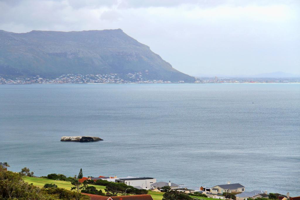 Avian Leisure Apartment Simon's Town Exterior photo